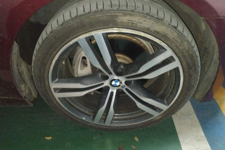 Used BMW 7 Series 2018 740Li xDrive Luxury Edition M Sport Package Right Front Wheel Hub