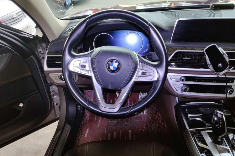 Used BMW 7 Series 2018 730Li Leading Model Excellence Package Steering Wheel