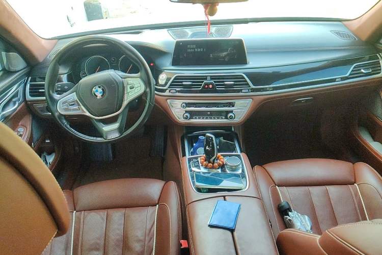 Used BMW 7 Series  Center Console
