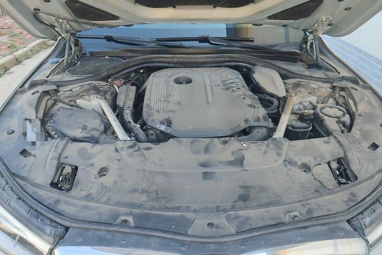 Used BMW 7 Series  Engine Bay