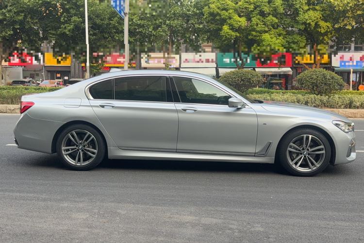 Used BMW 7 Series 2018 730Li Luxury Edition M Sport Package Exterior 3