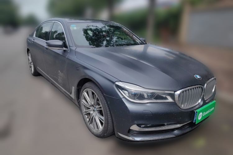 Used BMW 7 Series 2018 740Li xDrive Luxury Edition Excellence Package Front Right 45 Deg
