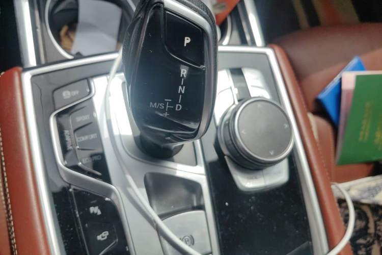 Used BMW 7 Series 2018 740Li xDrive Luxury Edition Excellence Package Gear Lever
