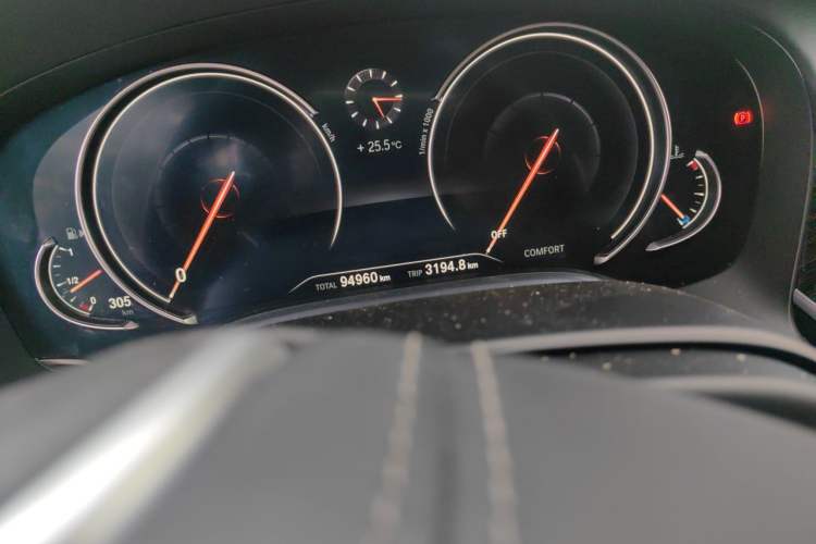 Used BMW 7 Series 2018 730Li Luxury Edition M Sport Package Odometer Close Up
