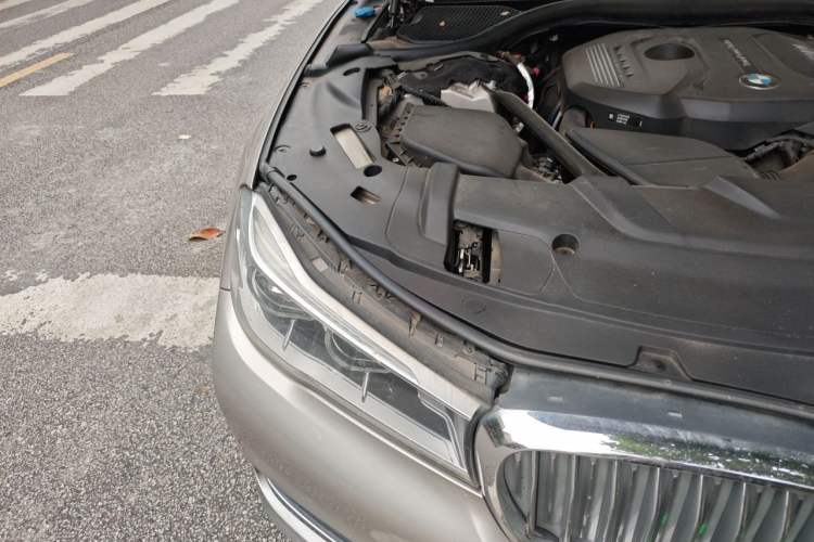 Used BMW 7 Series 2018 730Li Luxury Model Excellence Package Right Front Headlight