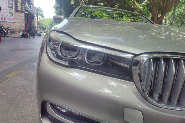 Used BMW 7 Series 2018 730Li Luxury Model Excellence Package Right Front Headlight