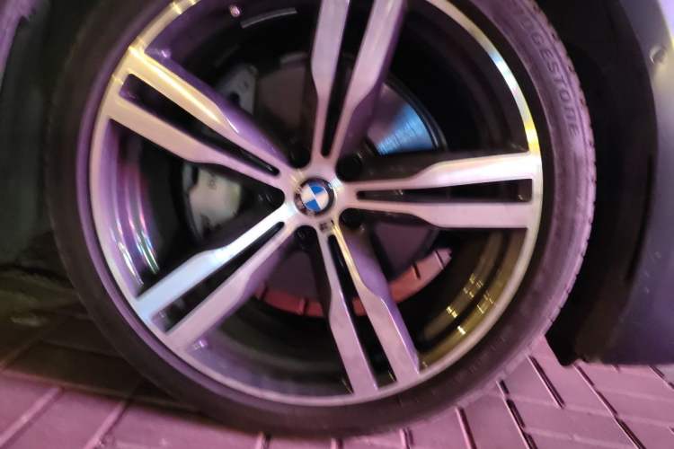 Used BMW 7 Series 2018 740Li M Sport Package Leading Model Right Front Wheel Hub