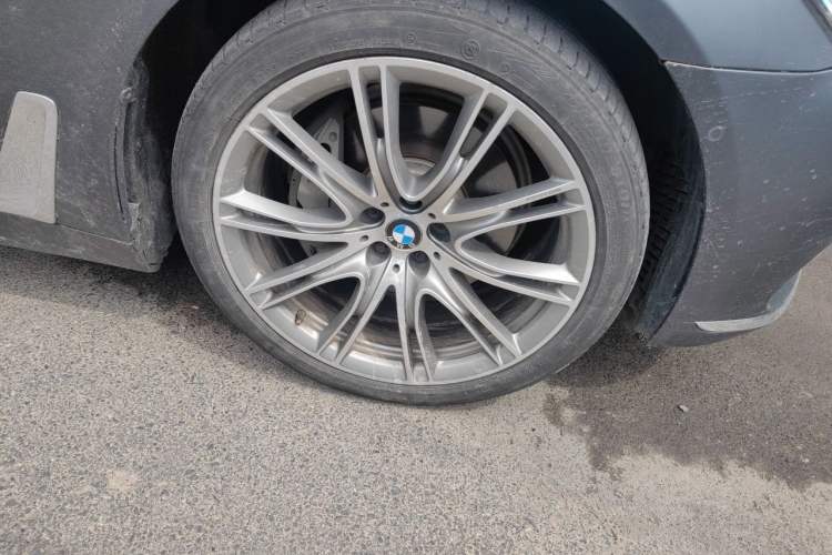 Used BMW 7 Series 2018 740Li xDrive Luxury Edition Excellence Package Right Front Wheel Hub
