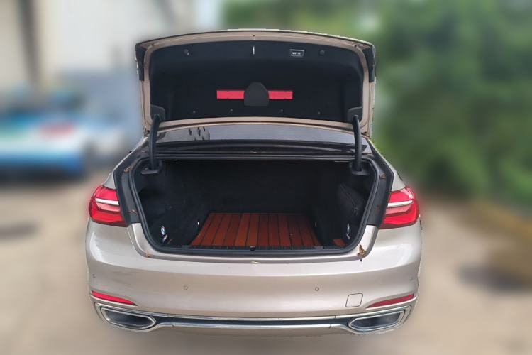 Used BMW 7 Series 2018 730Li Leading Model Excellence Package Trunk