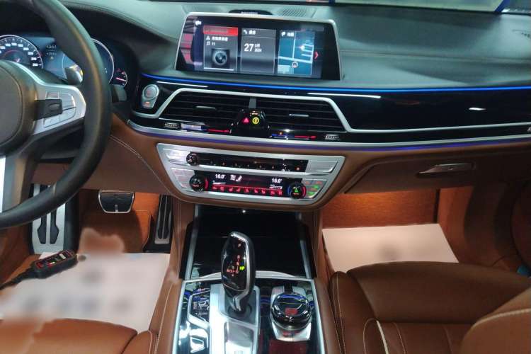 Used BMW 7 Series 2018 740Li xDrive Luxury Edition M Sport Package Audio And AC Panel