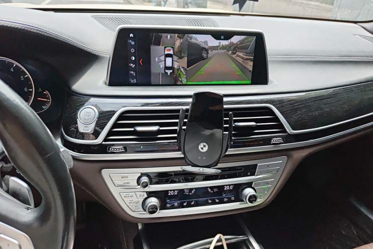 Used BMW 7 Series 2018 730Li Luxury Edition M Sport Package Audio And AC Panel