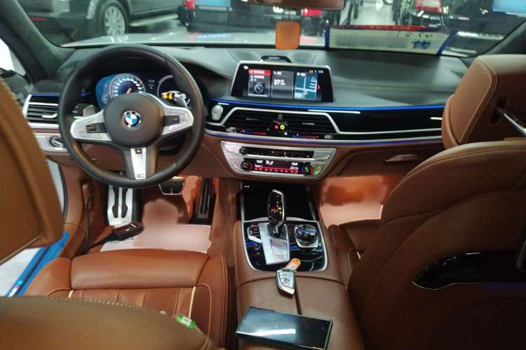 Used BMW 7 Series 2018 740Li xDrive Luxury Edition M Sport Package Center Console