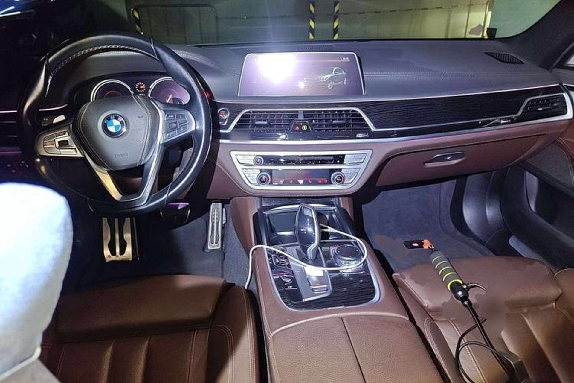 Used BMW 7 Series 2018 730Li Leading Model M Sport Package Center Console