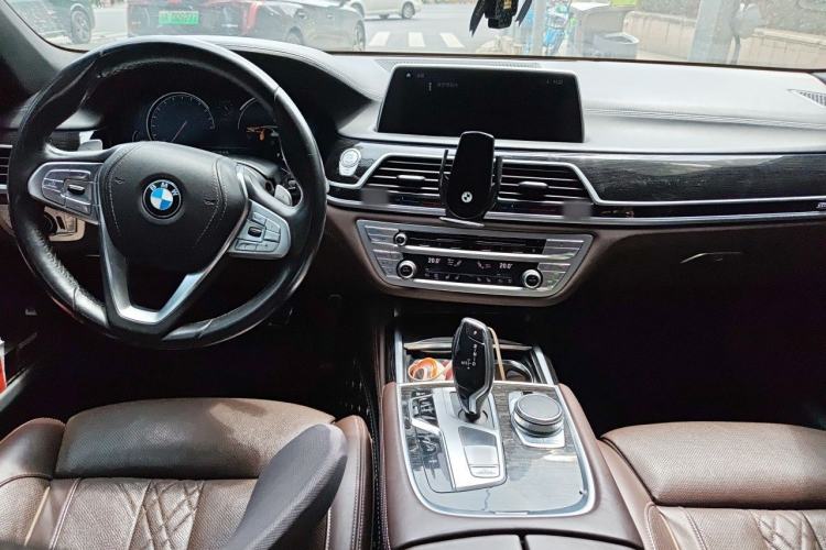 Used BMW 7 Series 2018 730Li Luxury Edition M Sport Package Center Console