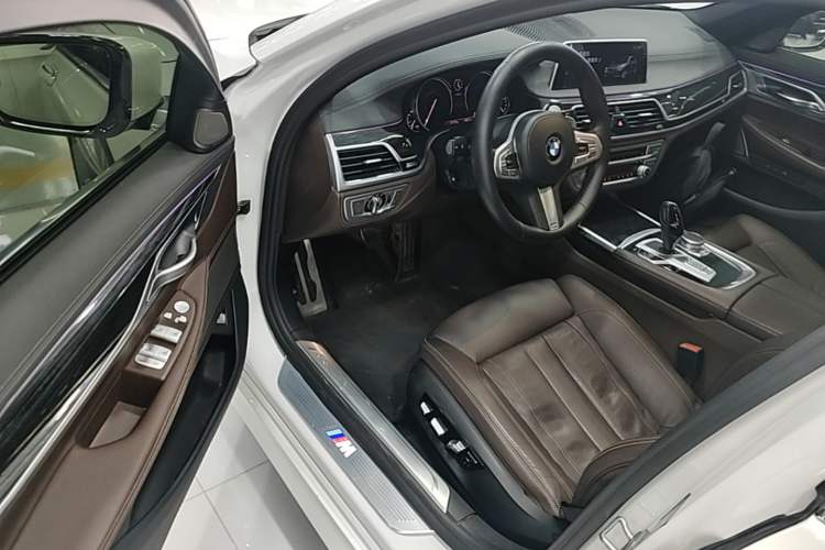 Used BMW 7 Series 2018 730Li Leading Model M Sport Package Driver Seat