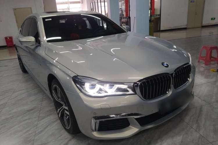 Used BMW 7 Series 2018 740Li xDrive Luxury Edition M Sport Package Front Right 45 Deg