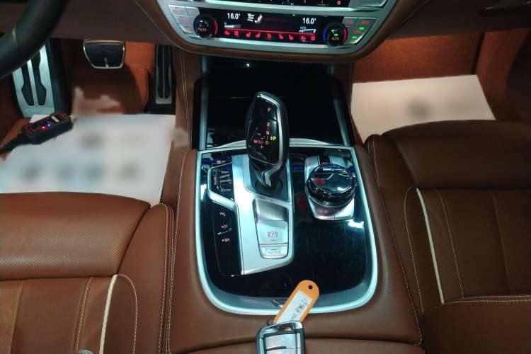 Used BMW 7 Series 2018 740Li xDrive Luxury Edition M Sport Package Gear Lever