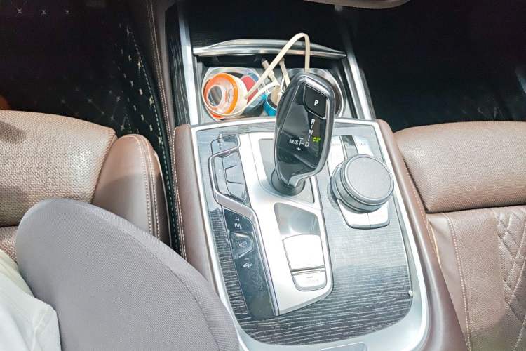 Used BMW 7 Series 2018 730Li Luxury Edition M Sport Package Gear Lever
