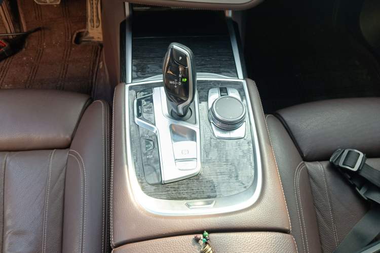 Used BMW 7 Series 2018 730Li Leading Model M Sport Package Gear Lever