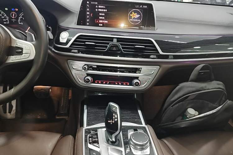 Used BMW 7 Series 2018 730Li Leading Model M Sport Package Gear Lever