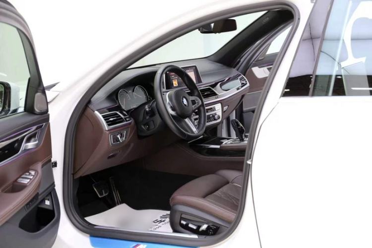 Used BMW 7 Series 2018 730Li Luxury Edition M Sport Package Interior 3