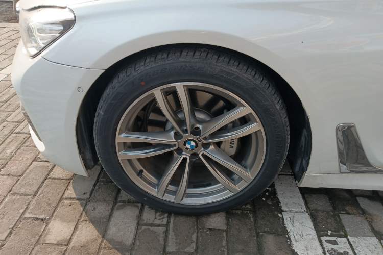 Used BMW 7 Series 2018 730Li Leading Model M Sport Package Left Front Wheel Hub
