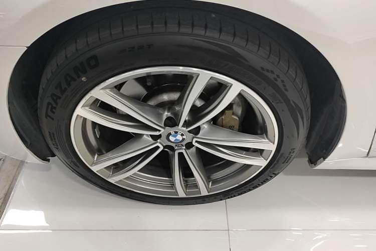 Used BMW 7 Series 2018 730Li Leading Model M Sport Package Left Front Wheel Hub