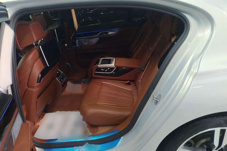 Used BMW 7 Series 2018 740Li xDrive Luxury Edition M Sport Package Left Rear Seat