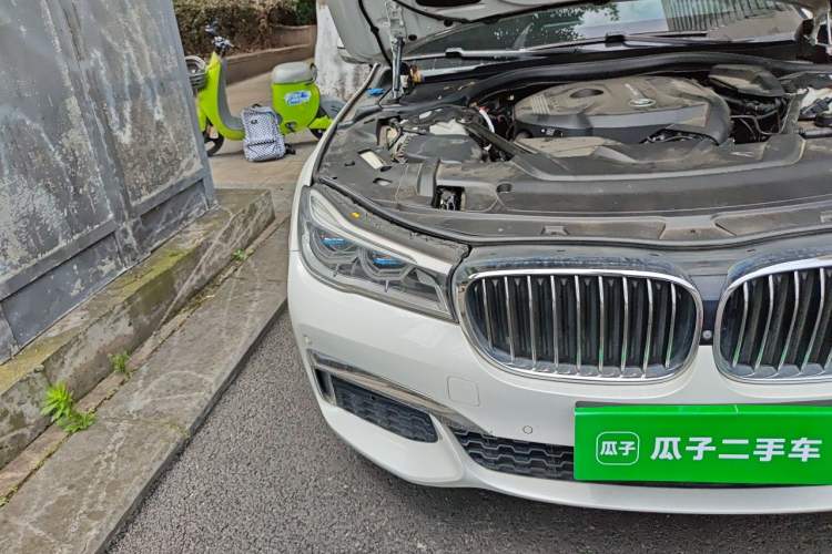 Used BMW 7 Series 2018 730Li Luxury Edition M Sport Package Right Front Headlight
