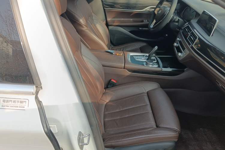Used BMW 7 Series 2018 730Li Leading Model M Sport Package Right Front Seat