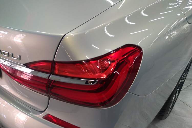 Used BMW 7 Series 2018 740Li xDrive Luxury Edition M Sport Package Right Rear Taillight