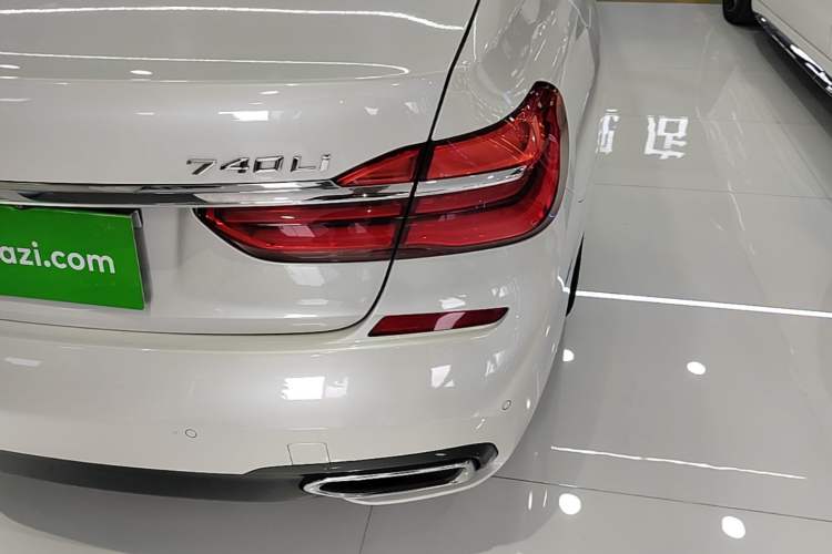 Used BMW 7 Series 2018 730Li Leading Model M Sport Package Right Rear Taillight