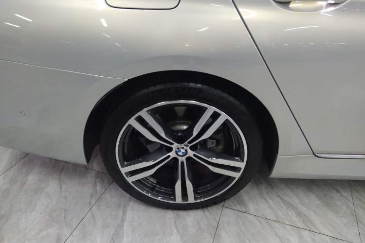 Used BMW 7 Series 2018 740Li xDrive Luxury Edition M Sport Package Right Rear Wheel Hub