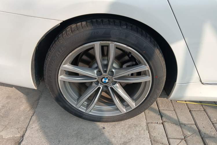 Used BMW 7 Series 2018 730Li Leading Model M Sport Package Right Rear Wheel Hub