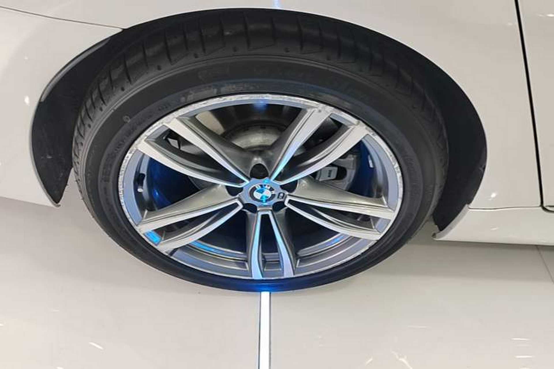 Used BMW 7 Series 2018 730Li Leading Model M Sport Package Right Rear Wheel Hub