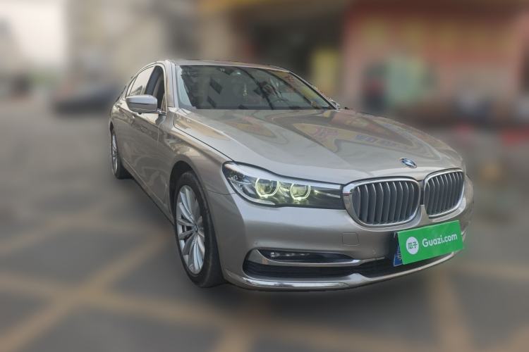 Used BMW 7 Series 2018 730Li Leading Model Excellence Package Front Right 45 Deg