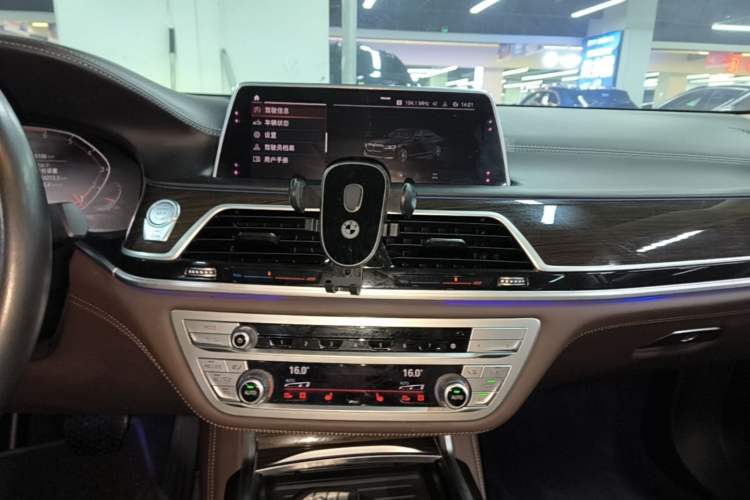 Used BMW 7 Series 2019 Updated 730Li Luxury Package Audio And AC Panel