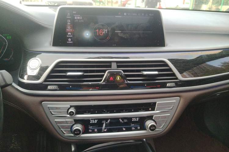 Used BMW 7 Series 2019 Restyled 740Li Leading Edition M Sport Package Audio And AC Panel
