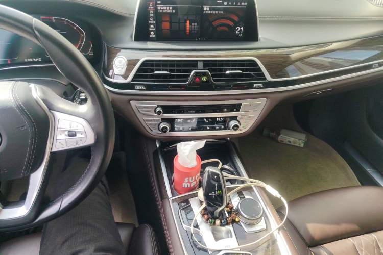 Used BMW 7 Series 2019 730Li Luxury Package Audio And AC Panel