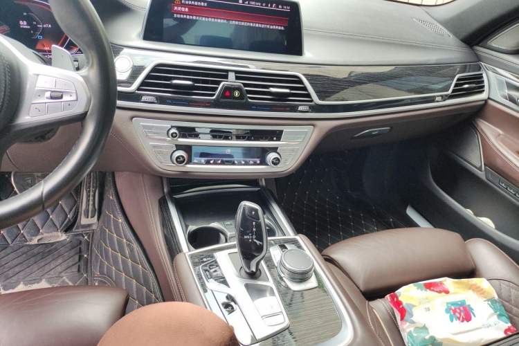 Used BMW 7 Series 2019 Updated 740Li Luxury Version M Sport Package Audio And AC Panel