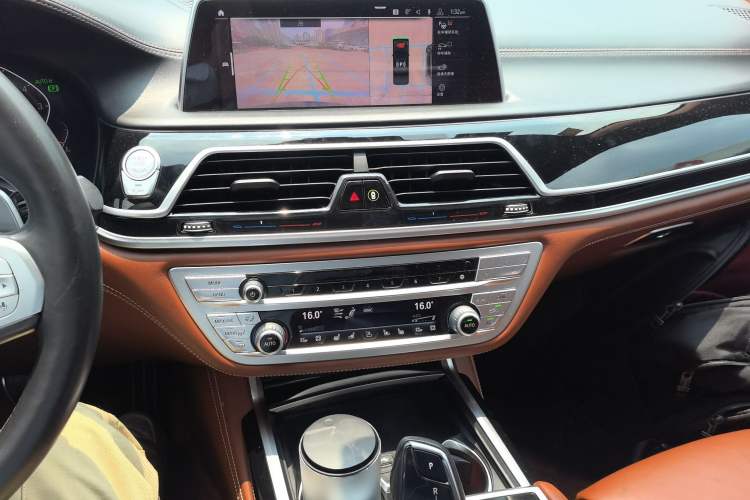 Used BMW 7 Series 2019 Restyled 740Li Leading Edition M Sport Package Audio And AC Panel