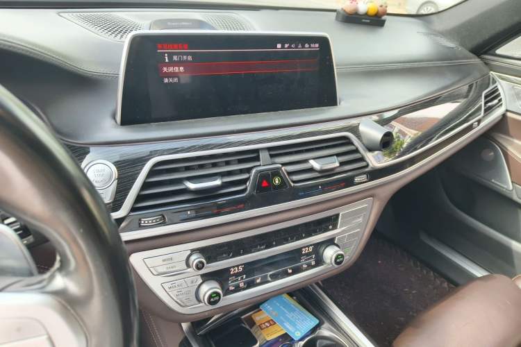 Used BMW 7 Series 2019 730Li M Sport Package Audio And AC Panel