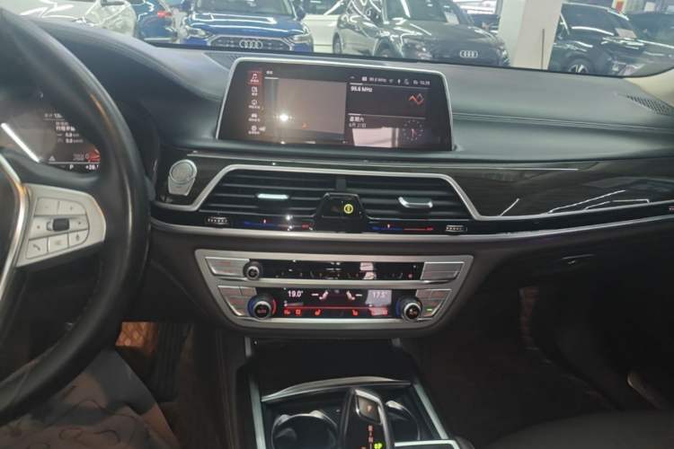 Used BMW 7 Series 2019 Updated 730Li Luxury Package Audio And AC Panel