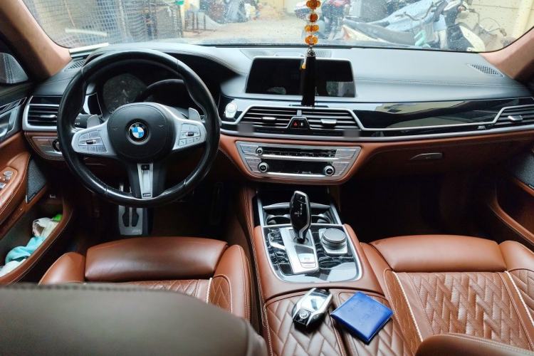 Used BMW 7 Series 2019 Restyled 740Li xDrive Executive M Sport Package Center Console