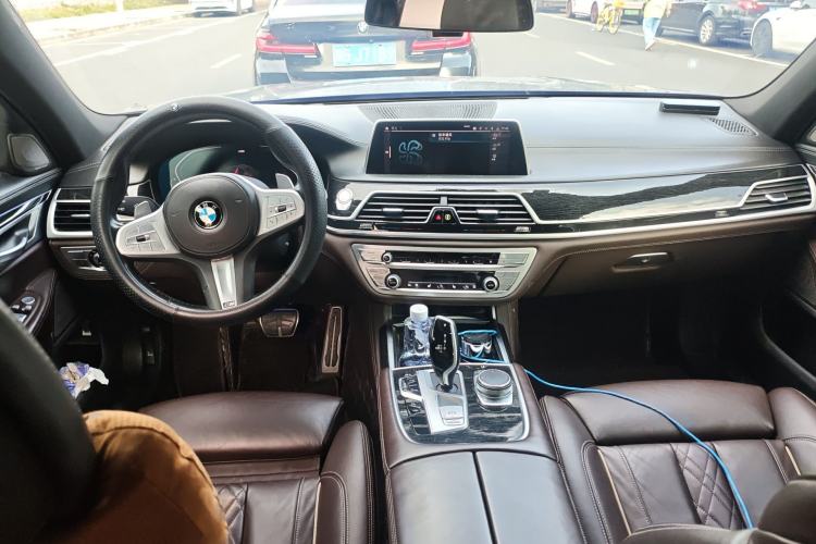 Used BMW 7 Series 2019 740Li Leading Model M Sport Package Center Console