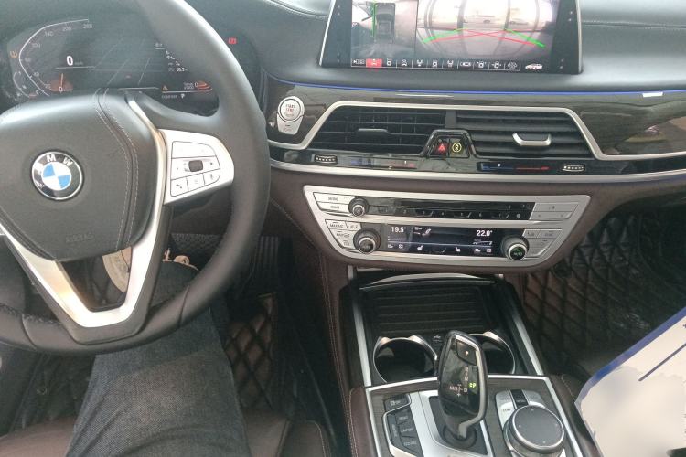 Used BMW 7 Series 2019 730Li Luxury Package Center Console