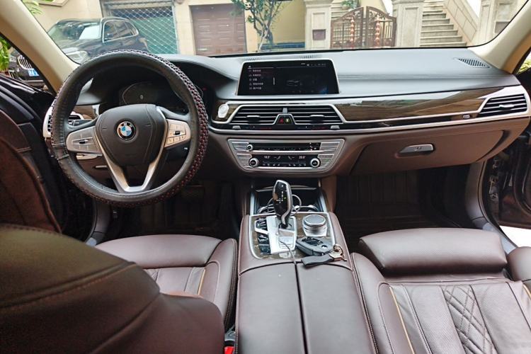 Used BMW 7 Series 2019 730Li Luxury Package Center Console