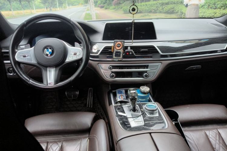 Used BMW 7 Series 2019 730Li M Sport Package Center Console