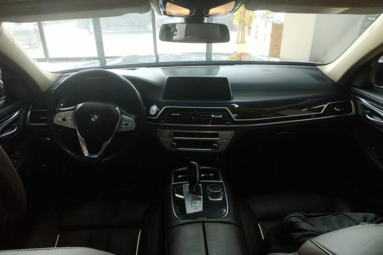 Used BMW 7 Series 2019 Updated 730Li Luxury Package Center Console