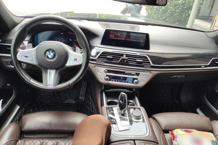 Used BMW 7 Series 2019 Updated 740Li Luxury Version M Sport Package Center Console
